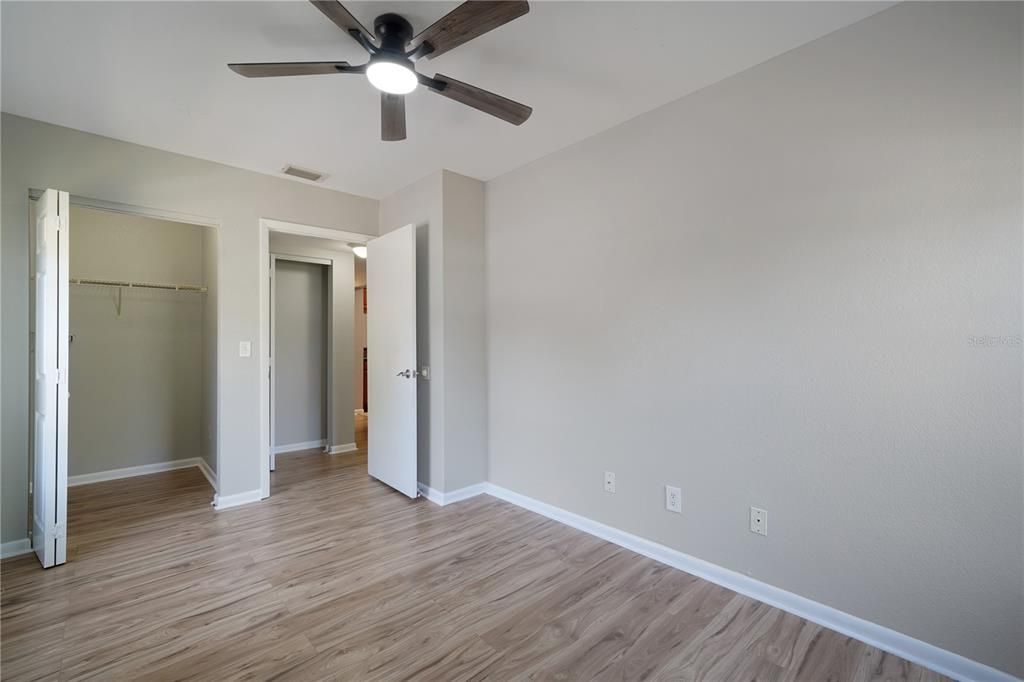 Activo con contrato: $185,000 (2 camas, 1 baños, 884 Pies cuadrados)