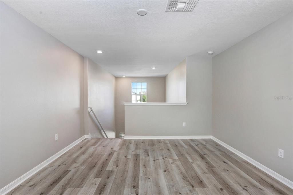 For Sale: $380,000 (5 beds, 2 baths, 2415 Square Feet)