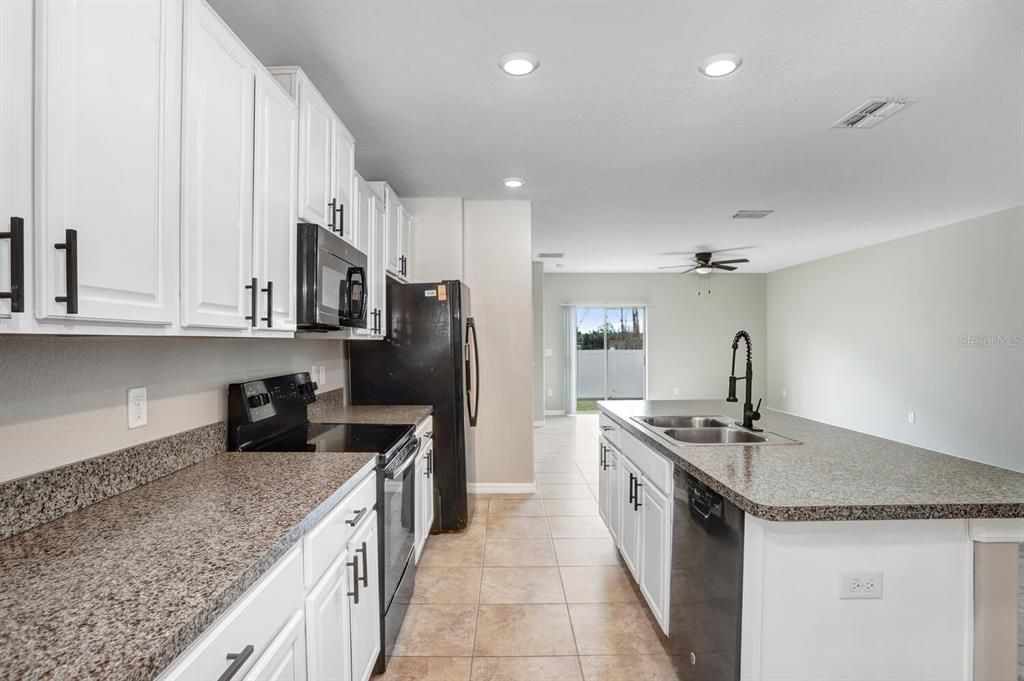 For Sale: $380,000 (5 beds, 2 baths, 2415 Square Feet)