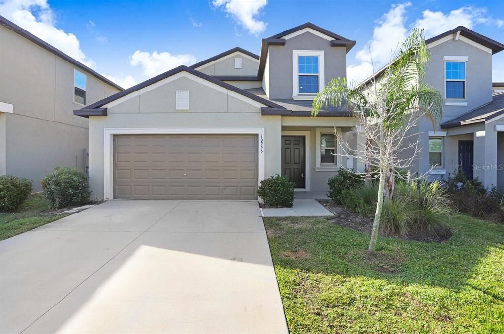 For Sale: $380,000 (5 beds, 2 baths, 2415 Square Feet)