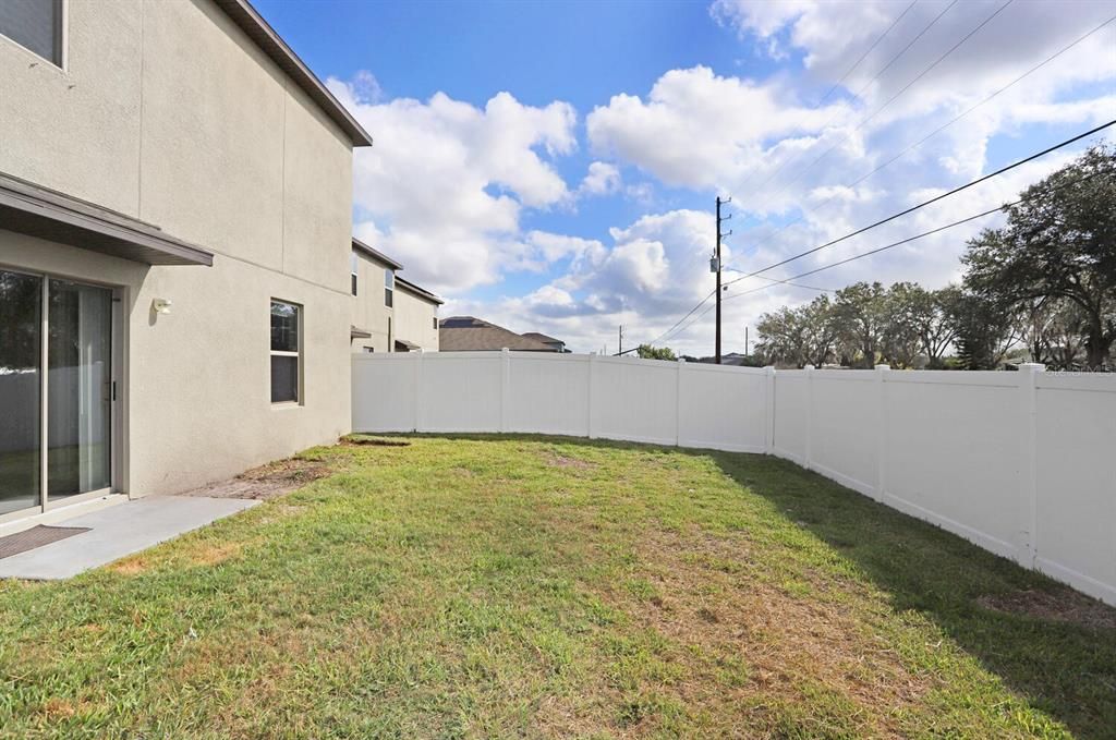 For Sale: $380,000 (5 beds, 2 baths, 2415 Square Feet)