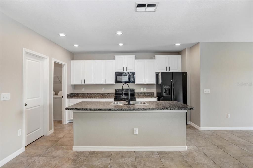 For Sale: $380,000 (5 beds, 2 baths, 2415 Square Feet)