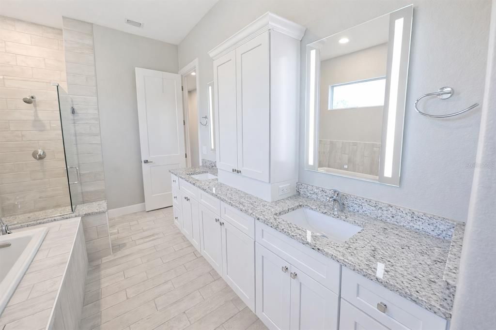 Active With Contract: $475,000 (3 beds, 2 baths, 1868 Square Feet)