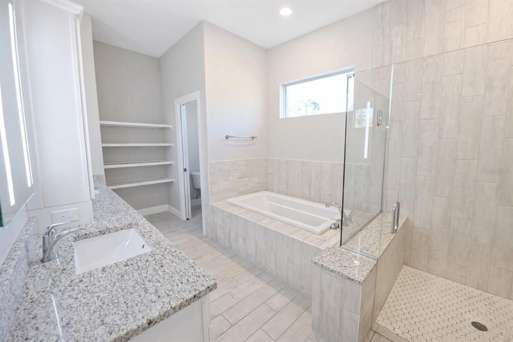 Active With Contract: $475,000 (3 beds, 2 baths, 1868 Square Feet)