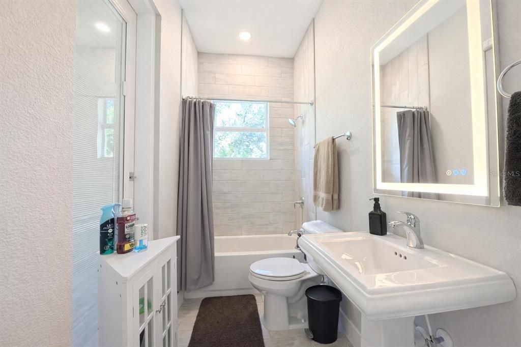 Active With Contract: $475,000 (3 beds, 2 baths, 1868 Square Feet)