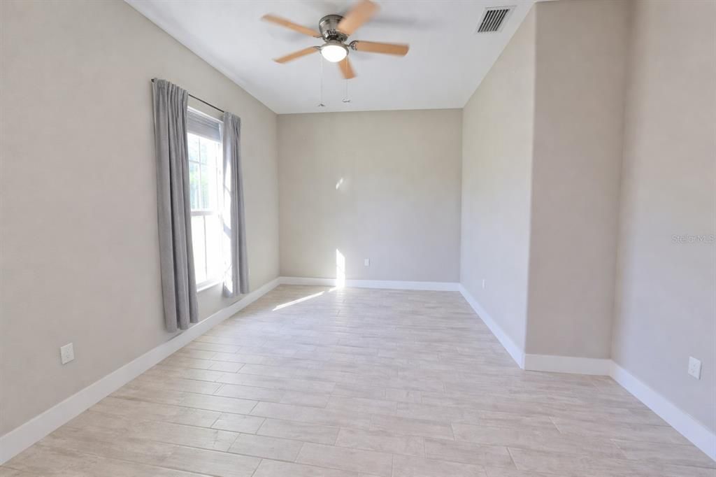 Active With Contract: $475,000 (3 beds, 2 baths, 1868 Square Feet)