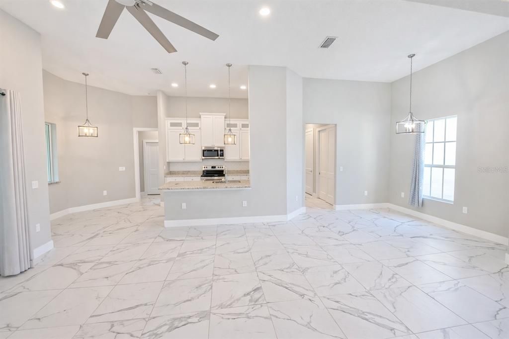 Active With Contract: $475,000 (3 beds, 2 baths, 1868 Square Feet)