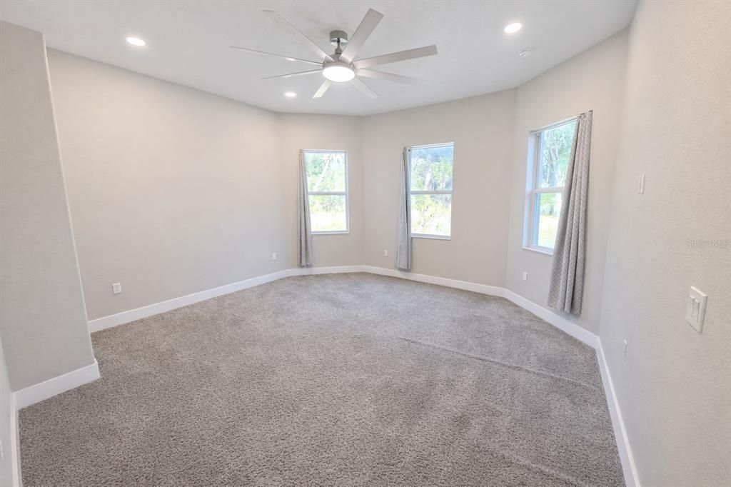 Active With Contract: $475,000 (3 beds, 2 baths, 1868 Square Feet)