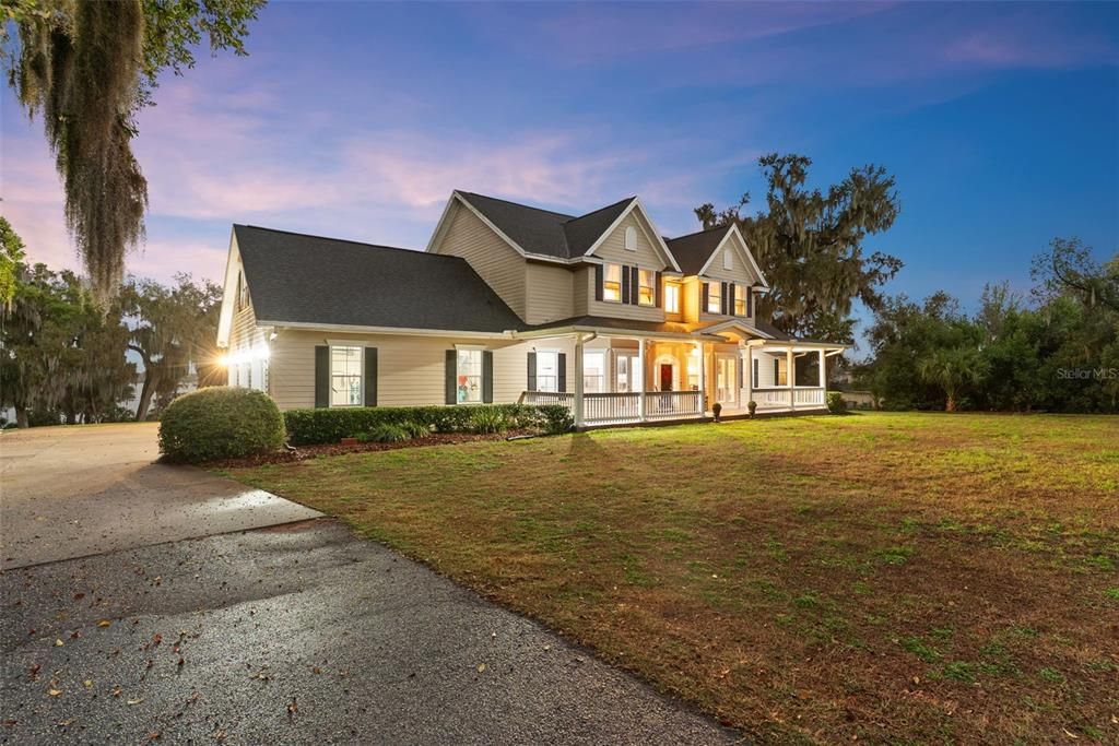 For Sale: $1,950,000 (5 beds, 3 baths, 4343 Square Feet)