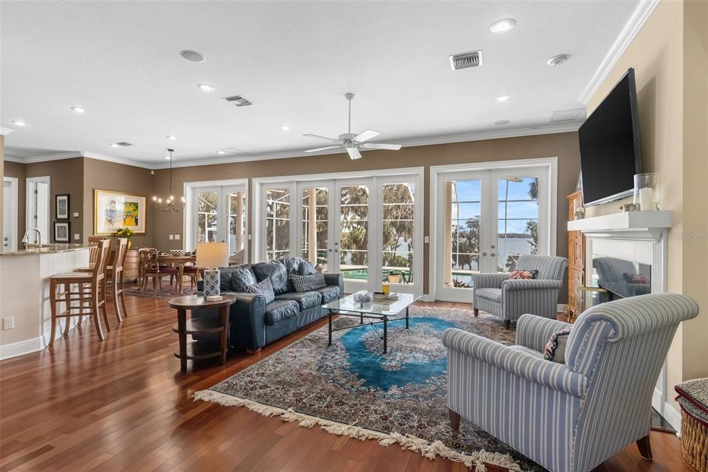 For Sale: $1,950,000 (5 beds, 3 baths, 4343 Square Feet)
