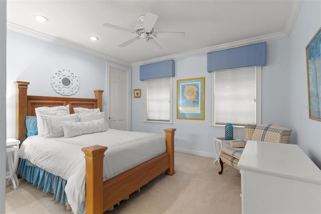 For Sale: $1,950,000 (5 beds, 3 baths, 4343 Square Feet)