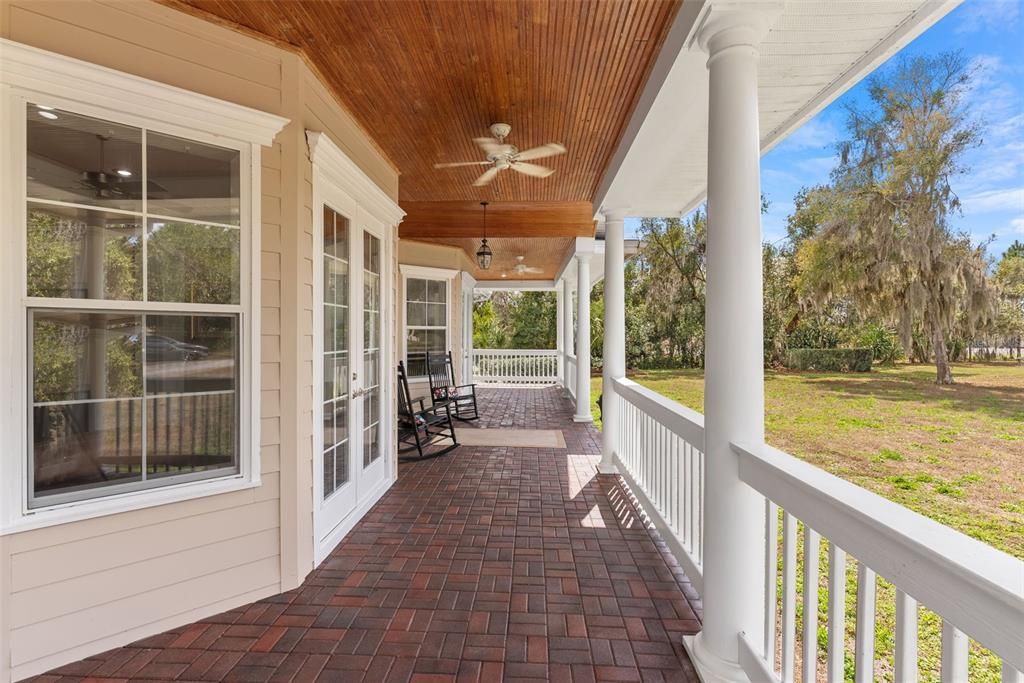 For Sale: $1,950,000 (5 beds, 3 baths, 4343 Square Feet)