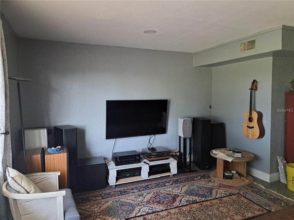 For Sale: $599,000 (5 beds, 2 baths, 2734 Square Feet)