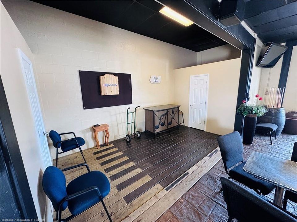 待售: $499,900 (0 贝兹, 0 浴室, 1682 平方英尺)