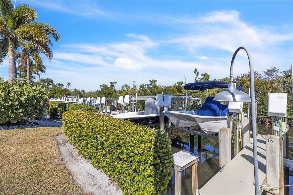 For Sale: $2,500,000 (4 beds, 5 baths, 3200 Square Feet)