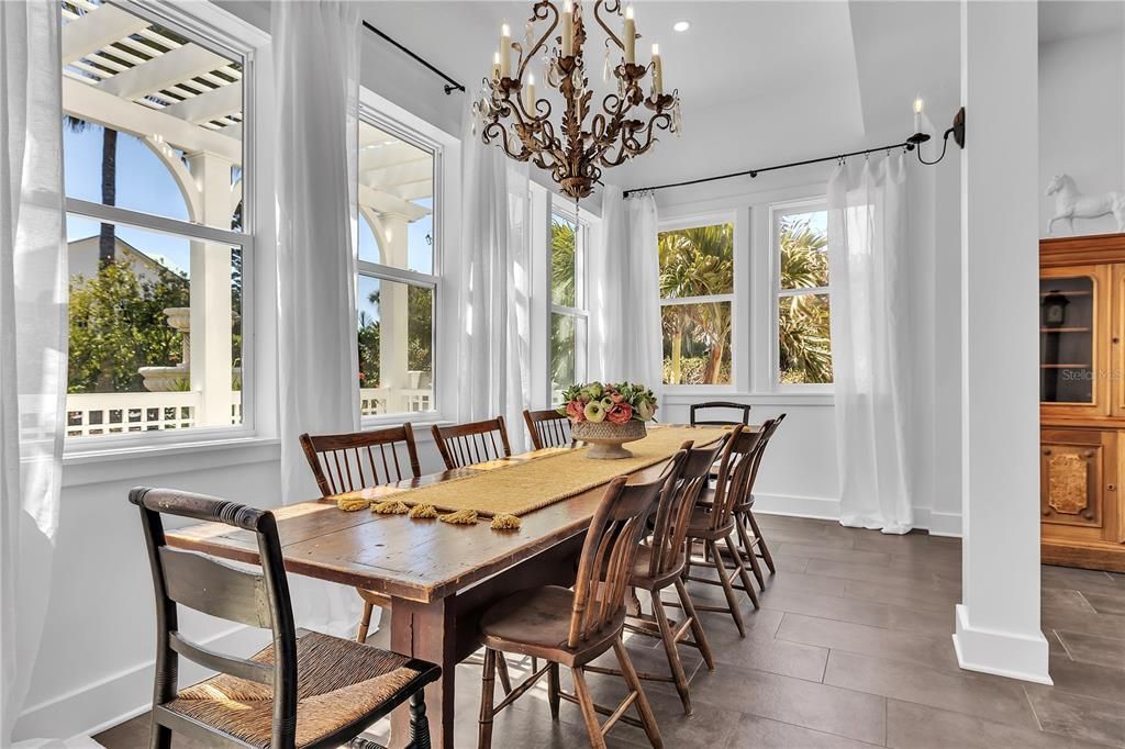 For Sale: $2,500,000 (4 beds, 5 baths, 3200 Square Feet)