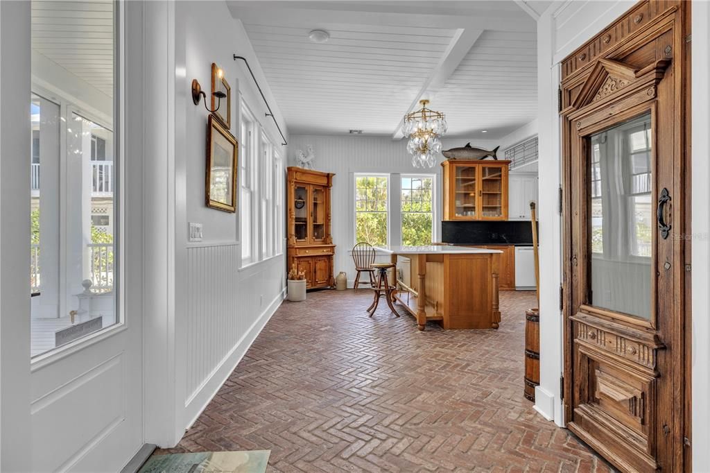 For Sale: $2,500,000 (4 beds, 5 baths, 3200 Square Feet)