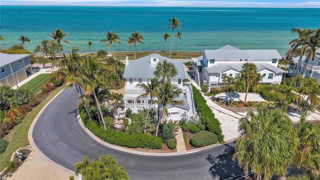 For Sale: $2,500,000 (4 beds, 5 baths, 3200 Square Feet)
