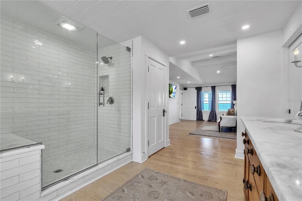 For Sale: $2,500,000 (4 beds, 5 baths, 3200 Square Feet)