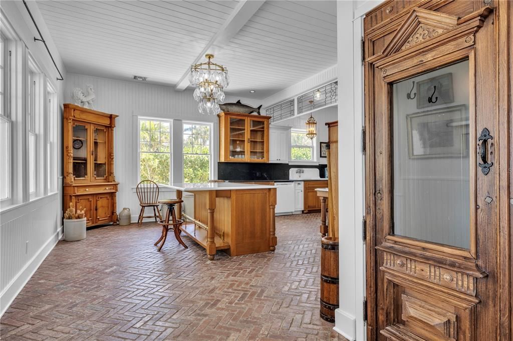 For Sale: $2,500,000 (4 beds, 5 baths, 3200 Square Feet)