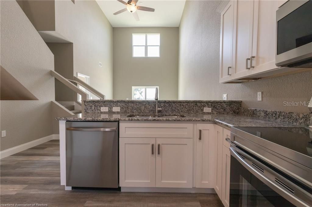 待售: $499,000 (4 贝兹, 3 浴室, 2615 平方英尺)