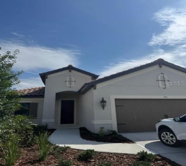 Recently Sold: $550,000 (3 beds, 2 baths, 2064 Square Feet)