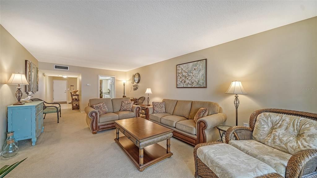 На продажу: $699,000 (2 спален, 2 ванн, 1309 Квадратных фут)