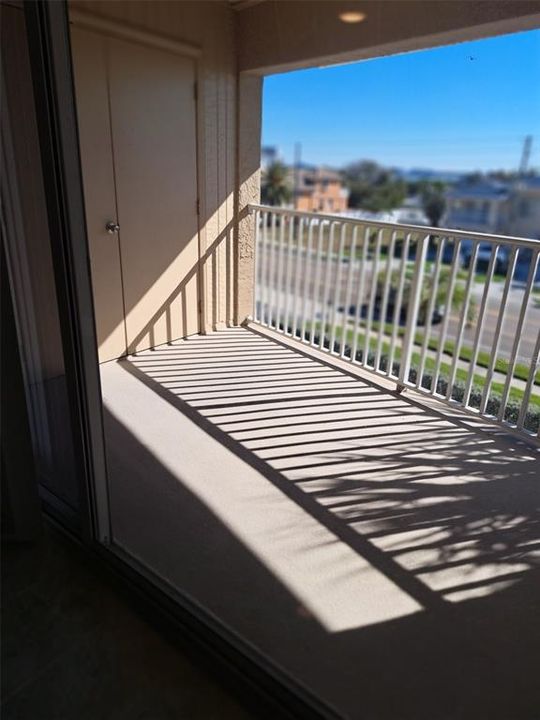 Active With Contract: $2,300 (2 beds, 2 baths, 1065 Square Feet)