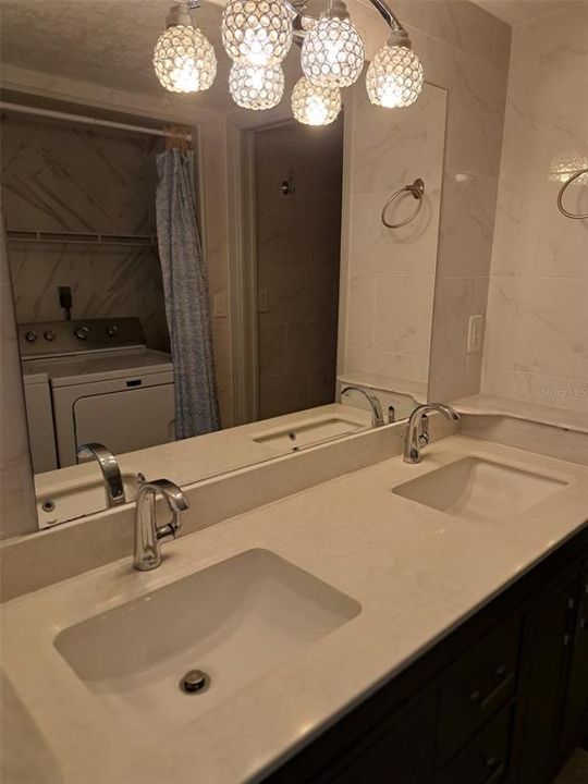 Active With Contract: $2,300 (2 beds, 2 baths, 1065 Square Feet)