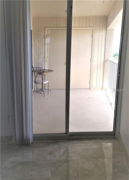 Active With Contract: $2,300 (2 beds, 2 baths, 1065 Square Feet)