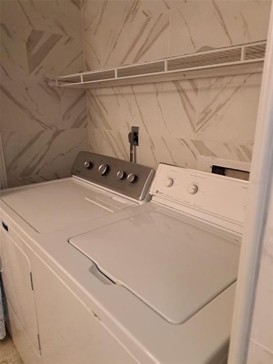 Active With Contract: $2,300 (2 beds, 2 baths, 1065 Square Feet)