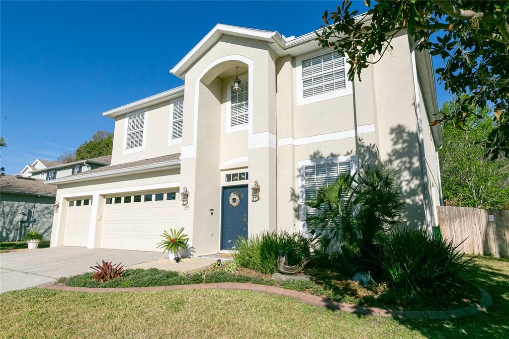 Activo con contrato: $729,900 (5 camas, 3 baños, 2908 Pies cuadrados)