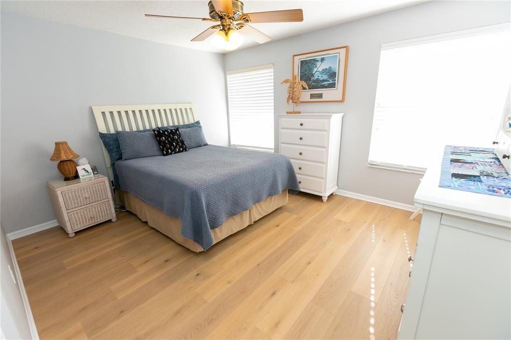 Activo con contrato: $729,900 (5 camas, 3 baños, 2908 Pies cuadrados)