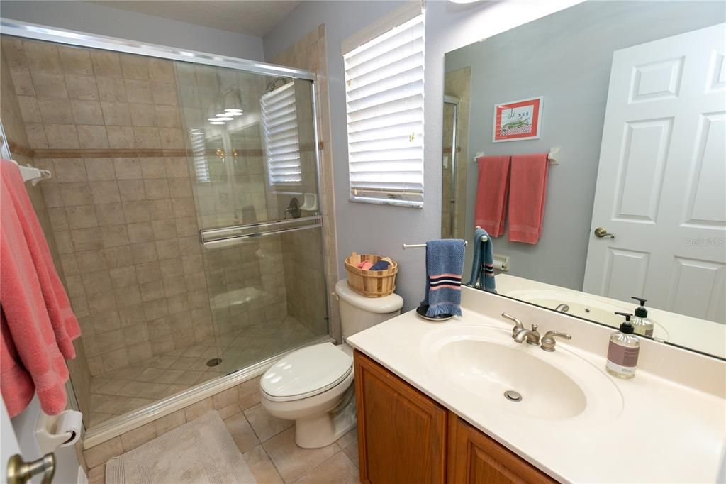 Activo con contrato: $729,900 (5 camas, 3 baños, 2908 Pies cuadrados)