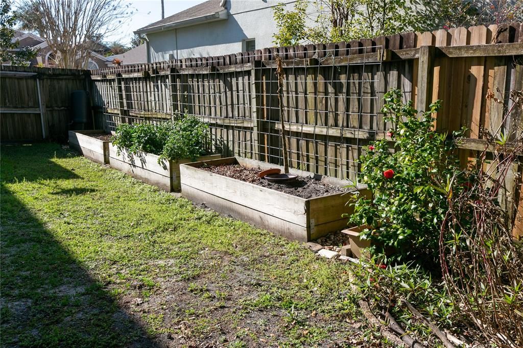 Activo con contrato: $729,900 (5 camas, 3 baños, 2908 Pies cuadrados)