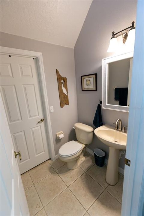 Activo con contrato: $729,900 (5 camas, 3 baños, 2908 Pies cuadrados)