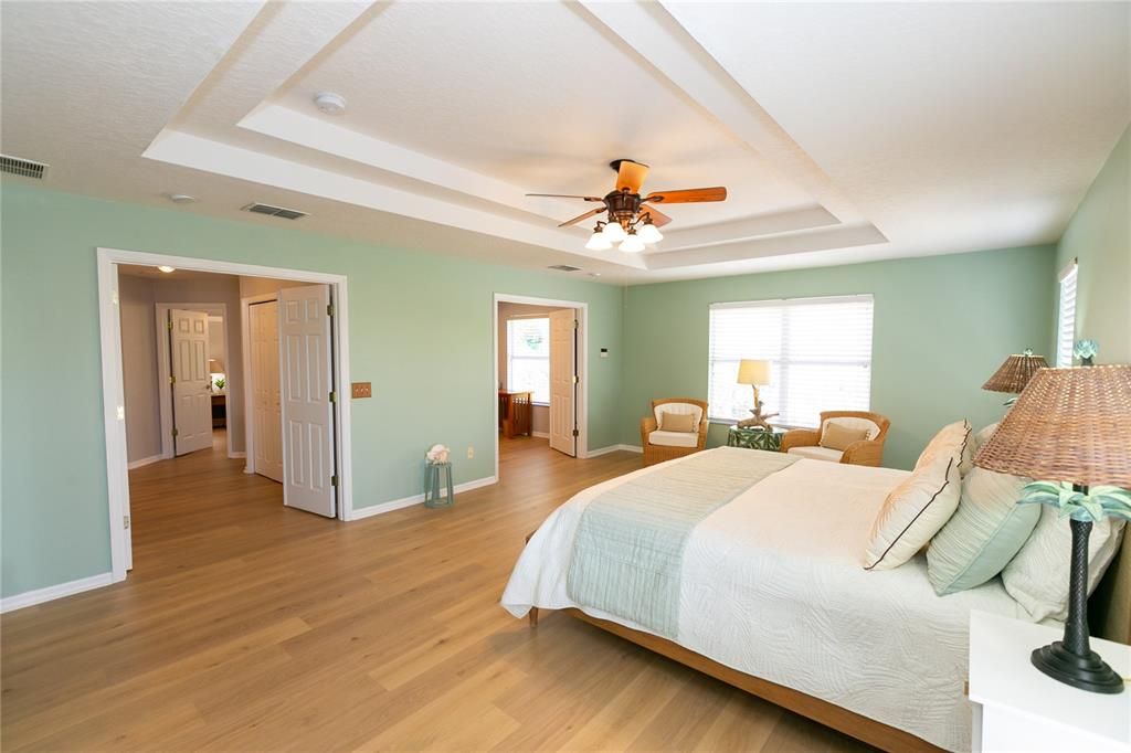 Activo con contrato: $729,900 (5 camas, 3 baños, 2908 Pies cuadrados)
