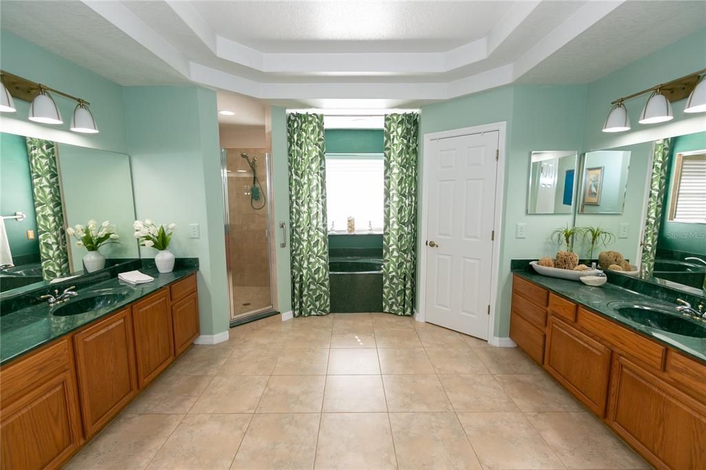 Activo con contrato: $729,900 (5 camas, 3 baños, 2908 Pies cuadrados)