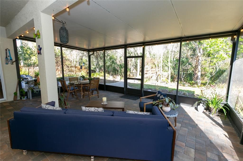 Activo con contrato: $729,900 (5 camas, 3 baños, 2908 Pies cuadrados)