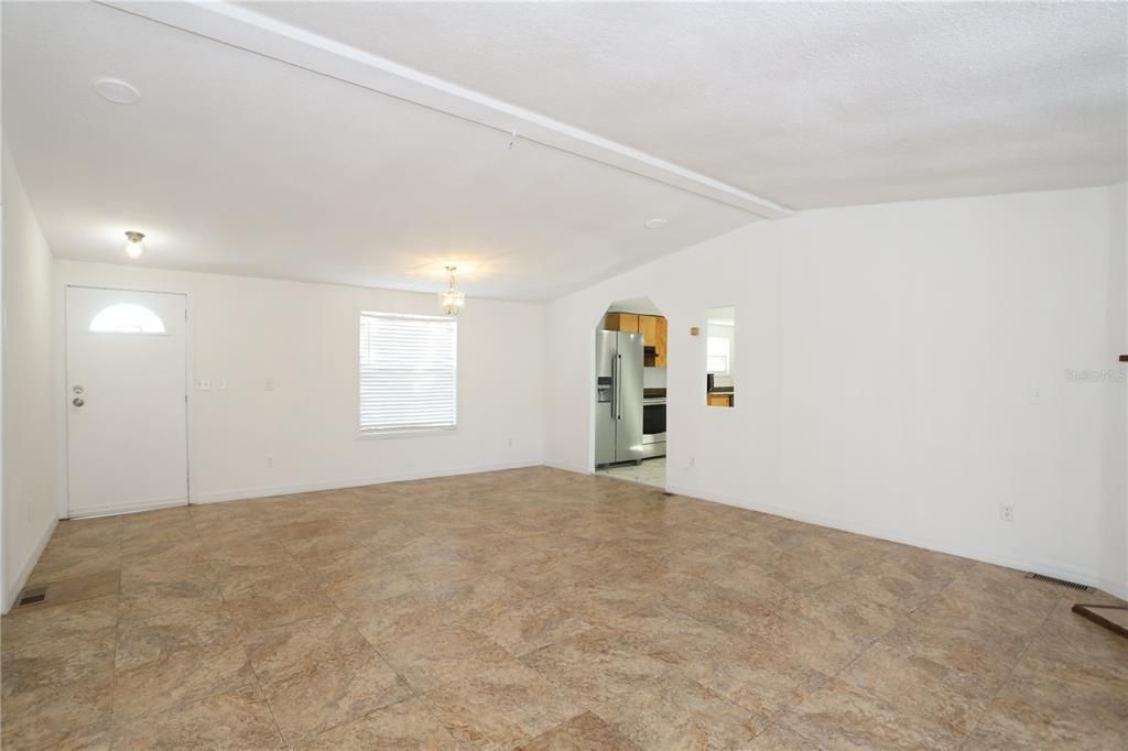 Activo con contrato: $235,000 (3 camas, 2 baños, 1288 Pies cuadrados)