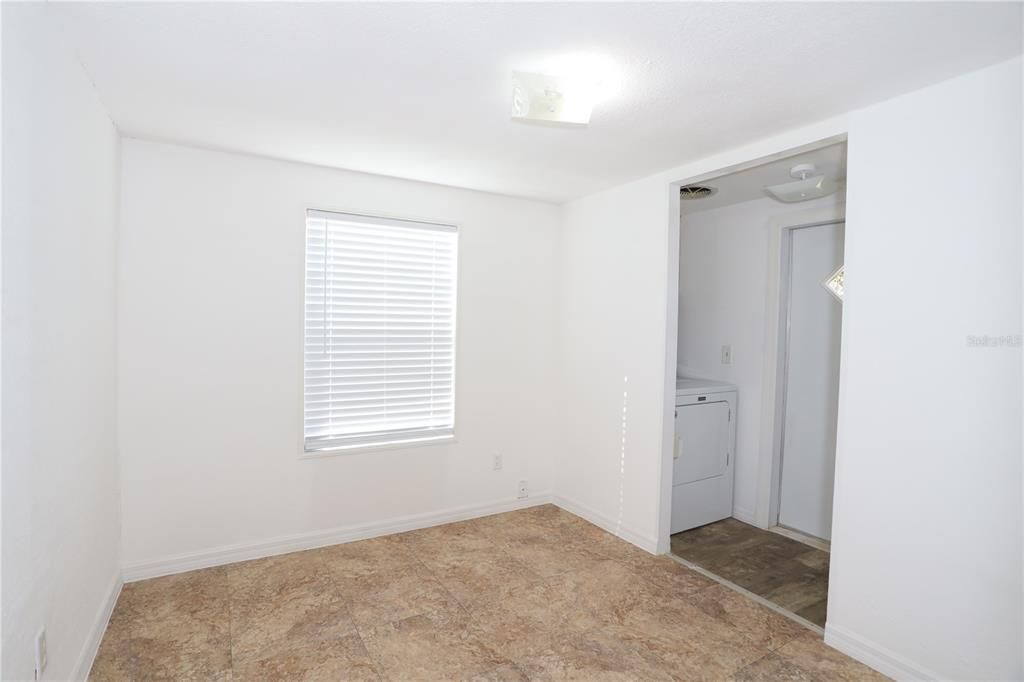 Activo con contrato: $235,000 (3 camas, 2 baños, 1288 Pies cuadrados)