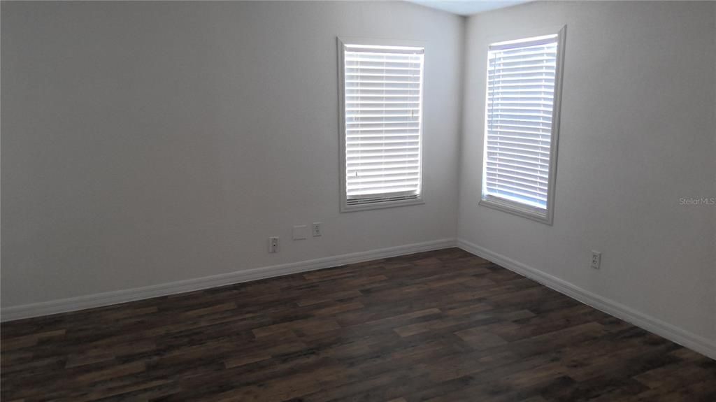 Activo con contrato: $235,000 (3 camas, 2 baños, 1288 Pies cuadrados)