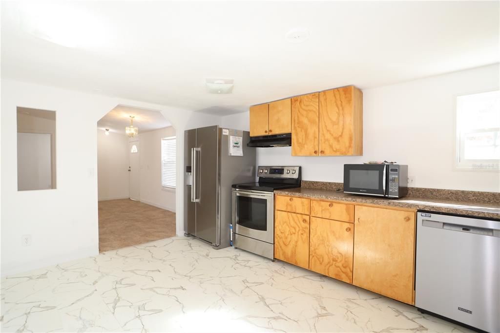 Activo con contrato: $235,000 (3 camas, 2 baños, 1288 Pies cuadrados)
