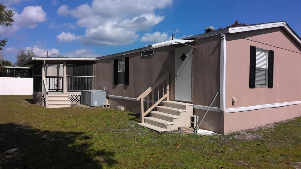 Activo con contrato: $235,000 (3 camas, 2 baños, 1288 Pies cuadrados)