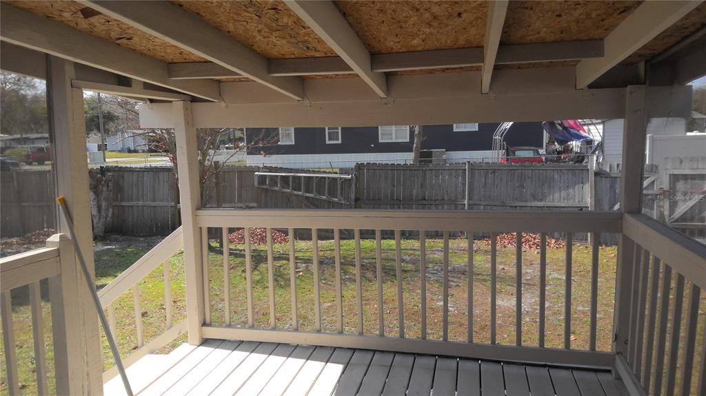 Activo con contrato: $235,000 (3 camas, 2 baños, 1288 Pies cuadrados)