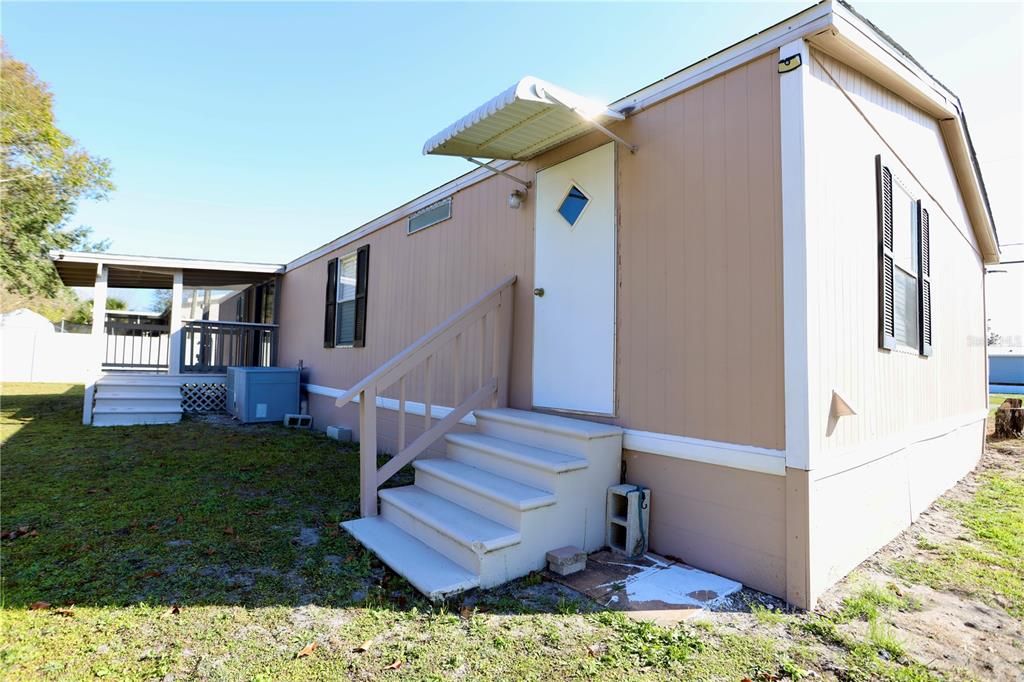 Activo con contrato: $235,000 (3 camas, 2 baños, 1288 Pies cuadrados)