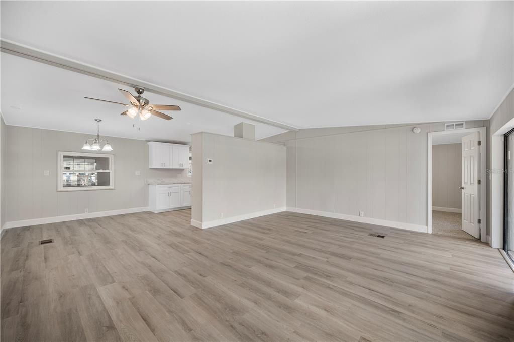 En Venta: $189,950 (2 camas, 2 baños, 1144 Pies cuadrados)