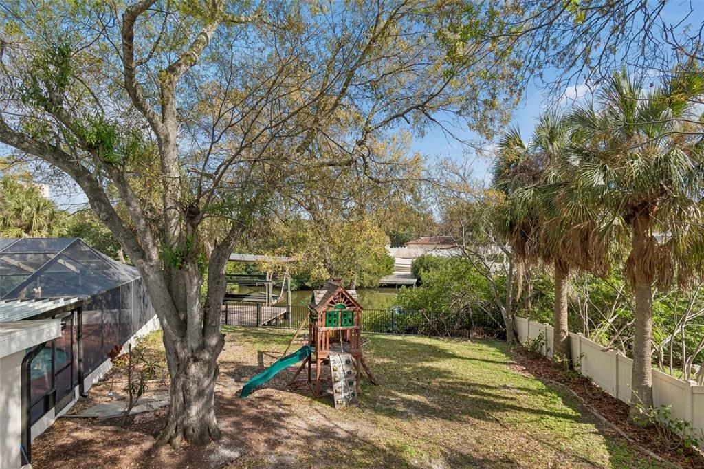 Active With Contract: $700,000 (4 beds, 2 baths, 2696 Square Feet)
