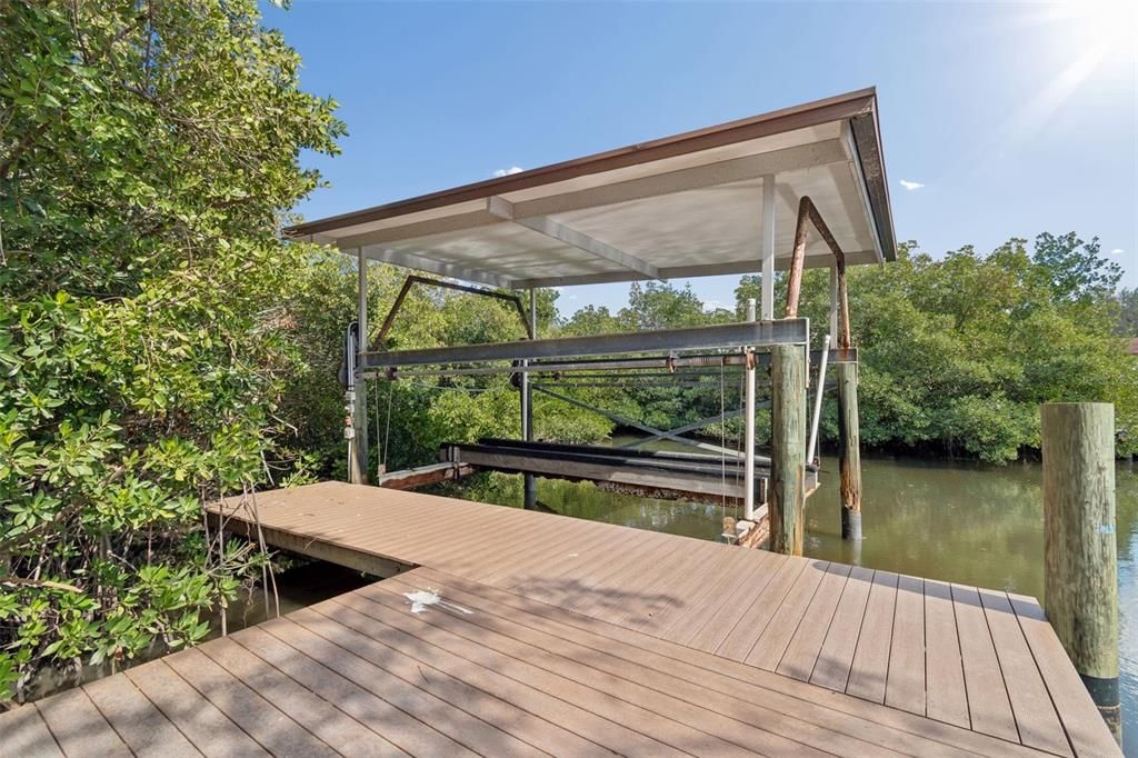 Active With Contract: $700,000 (4 beds, 2 baths, 2696 Square Feet)