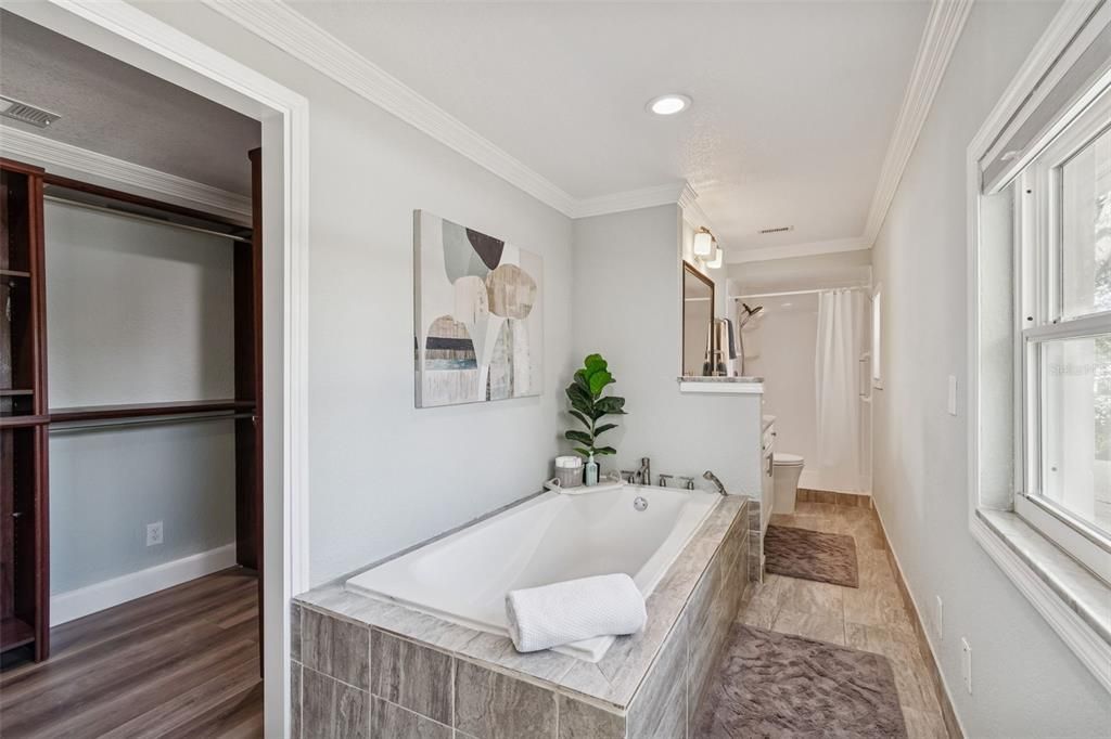Active With Contract: $700,000 (4 beds, 2 baths, 2696 Square Feet)